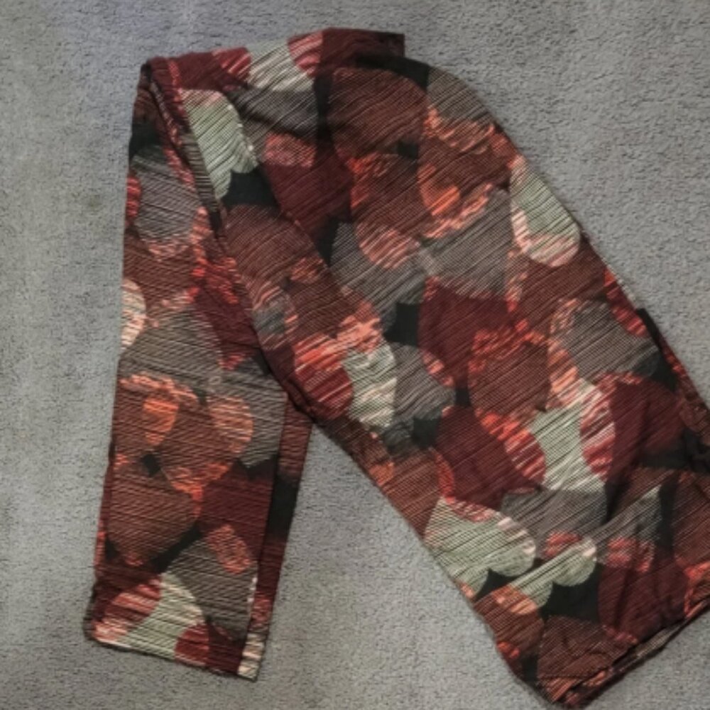 Lularoe TC Leggings - Geometric Hearts